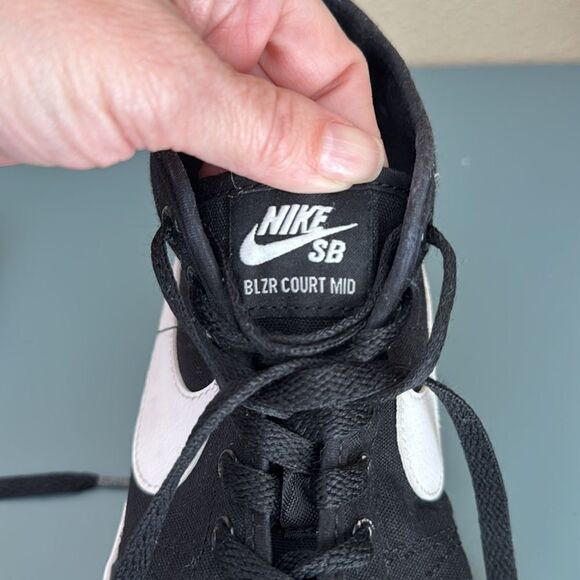 NIKE SB Blazer Court Mid Black & White Men\'s 10 main image 9